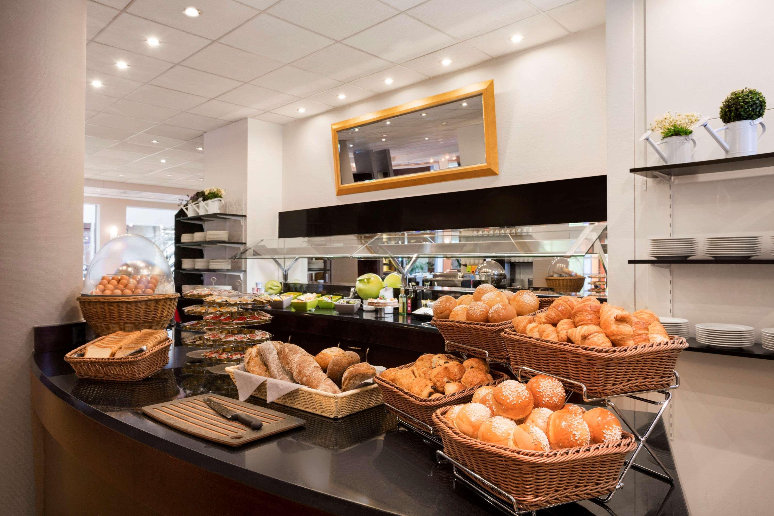 Ramada Encore By Wyndham Geneva Hotel 3*