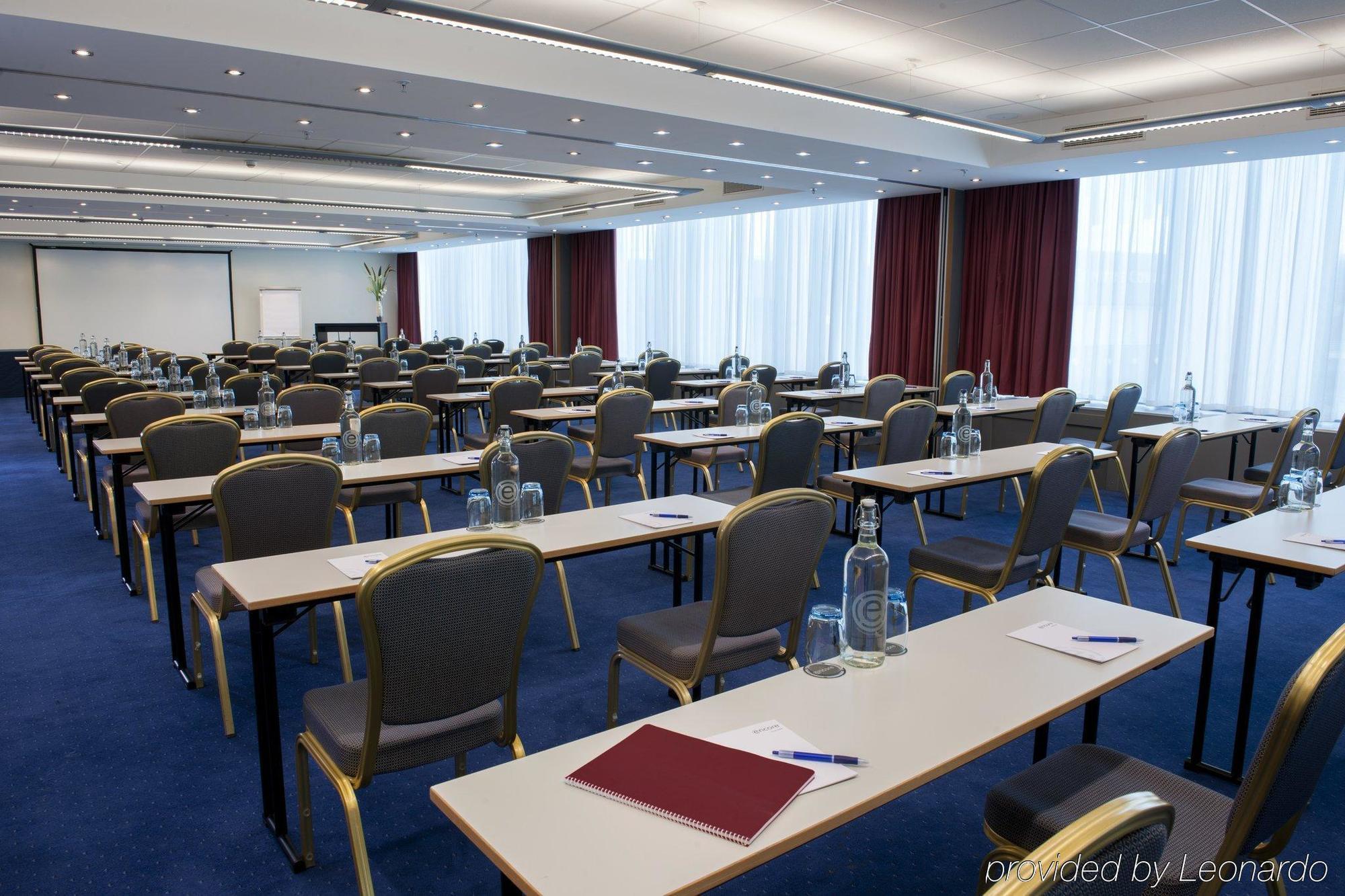 Ramada Encore By Wyndham Geneva Hotel 3*