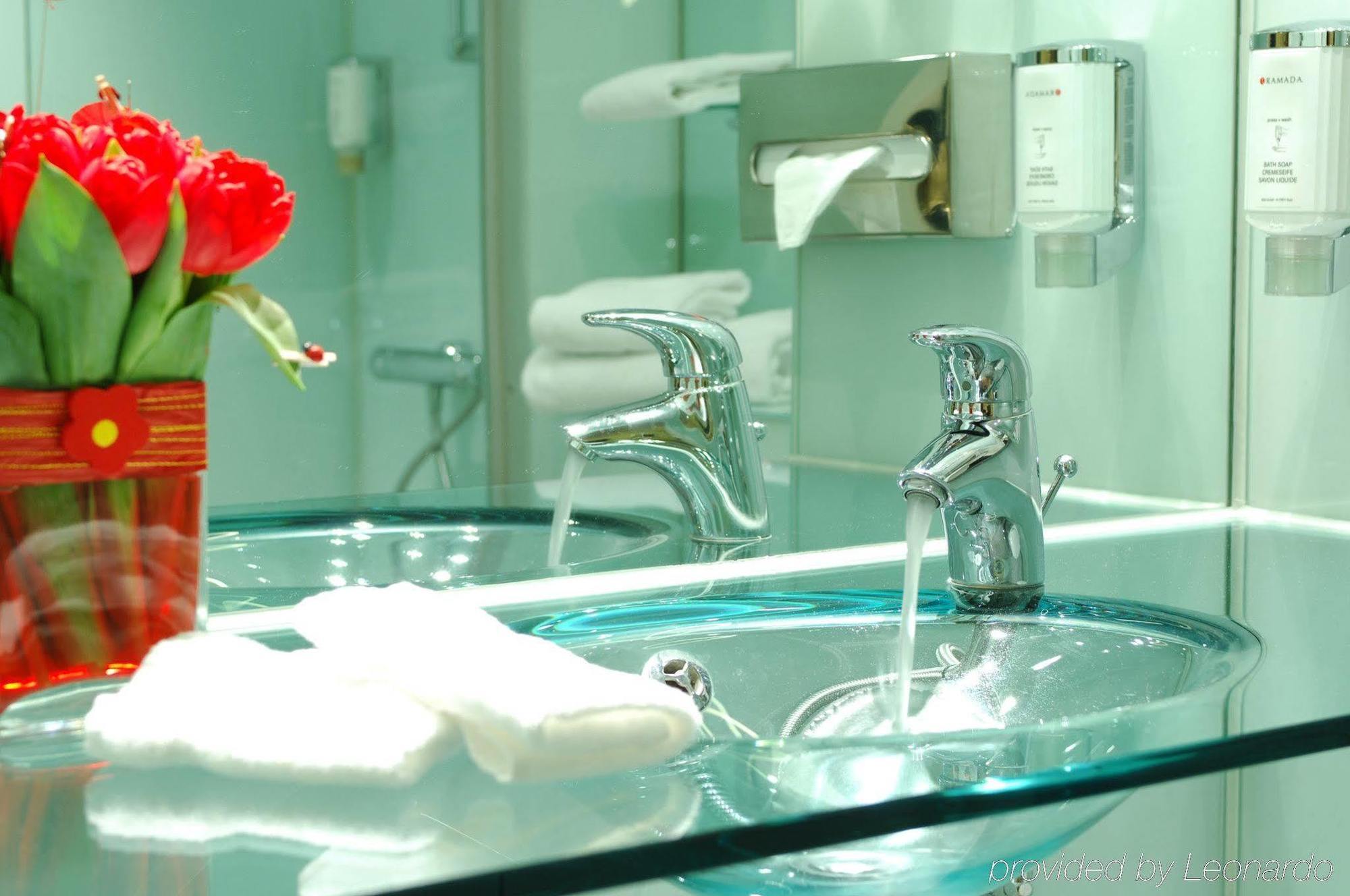 Hotel Ramada Encore By Wyndham Geneva 3*